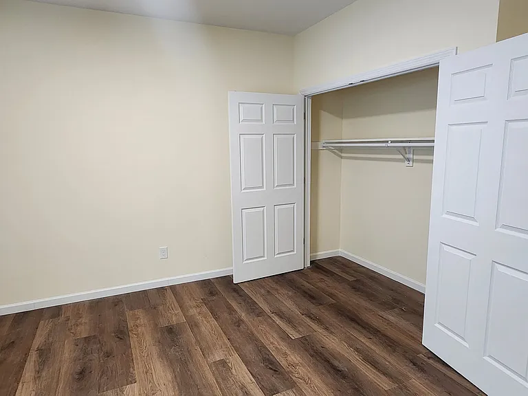 431 Morris Ave #3 — Photo 6