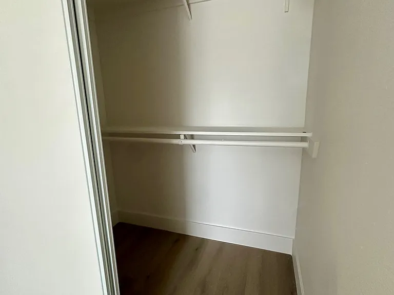 18366 Collins St #6 — Photo 9