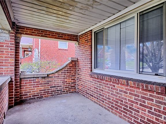 3rd image of 41 W Maplewood Ave