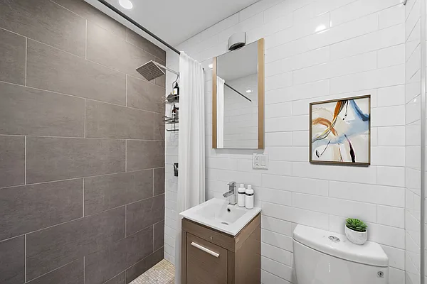 Rented by Vector New York, LLC | media 12