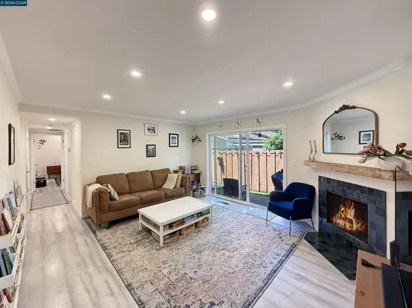 2548 Jones Rd APT 10, Walnut Creek, CA 94597