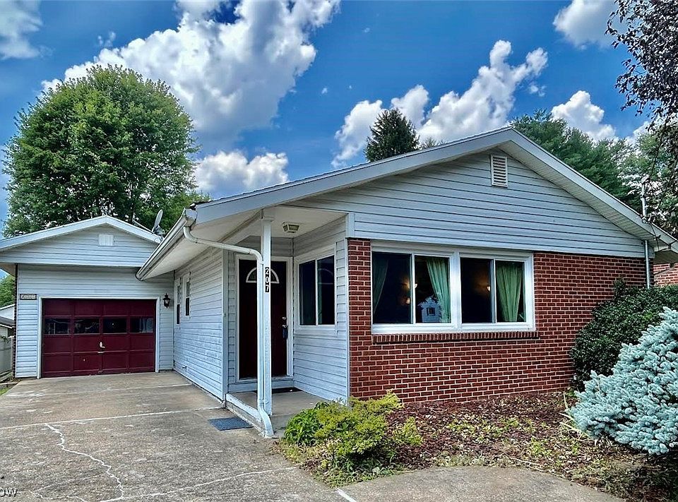 1st image of 207 Brittigan Cir