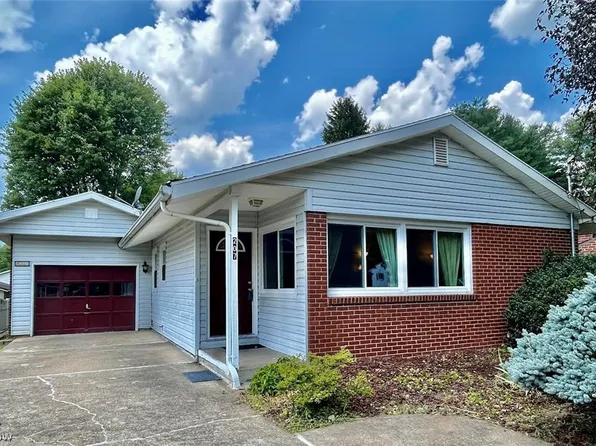 207 Brittigan Cir, Marietta, OH 45750