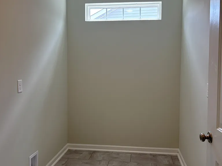 5277 Copse Dr — Photo 11