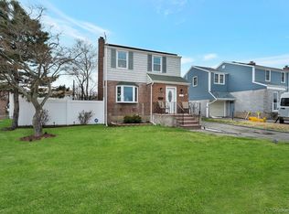 22 Miriam Parkway, Elmont, NY 11003