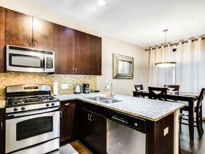 442 W Elm St, Chicago, IL, 60610