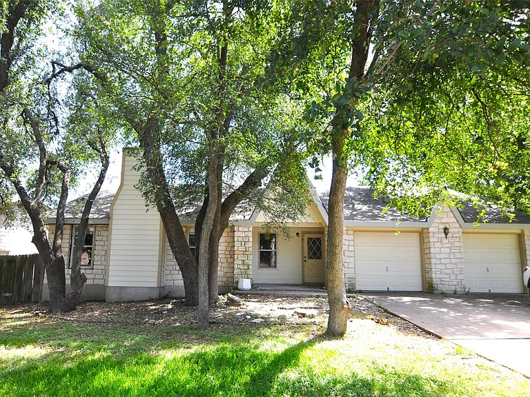 8809 Piney Point Dr #B — Photo 3