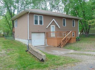 3785 McVey Rd, Sedalia, MO 65301