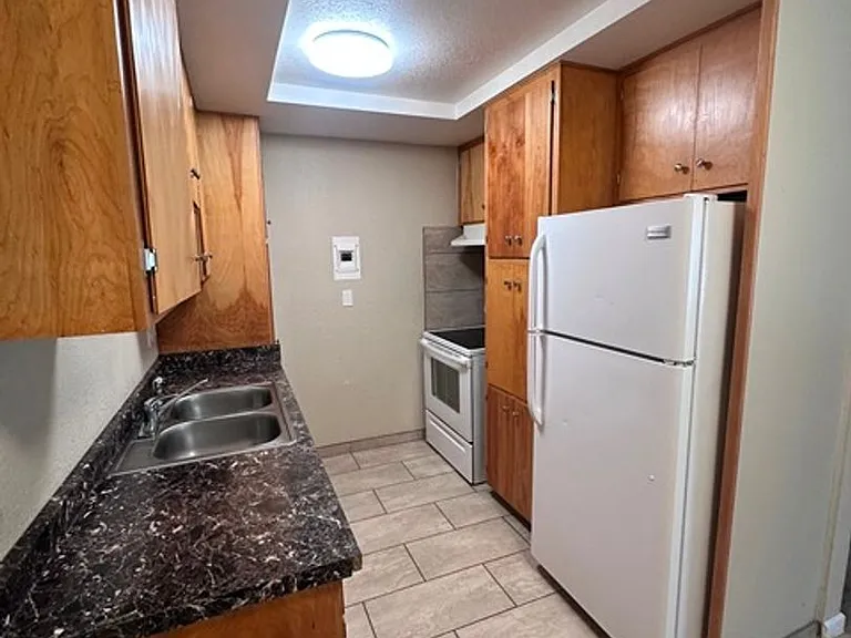 2544 Union St — Photo 14