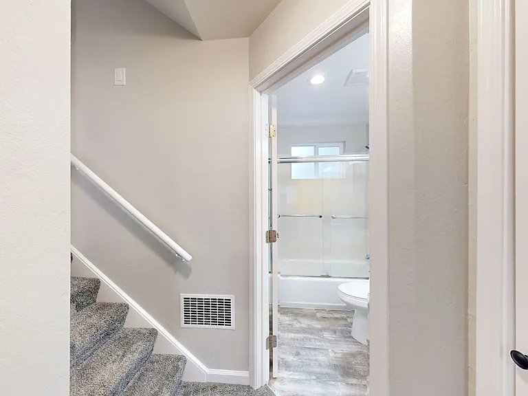 2377 Downer Ave — Photo 16