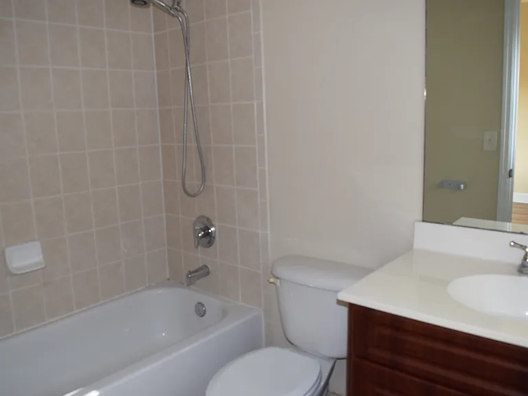 Full bath in 2nd bedroom.