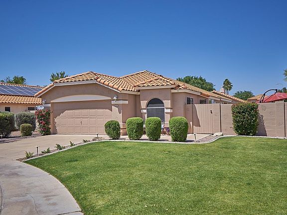 3rd image of 1500 W Wildhorse Ct