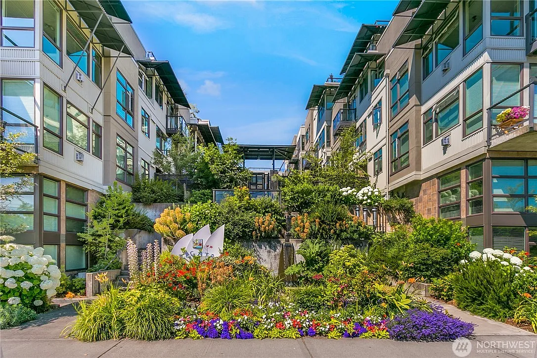 2 bed, 1038 sqft, $3,600 — Photo 1