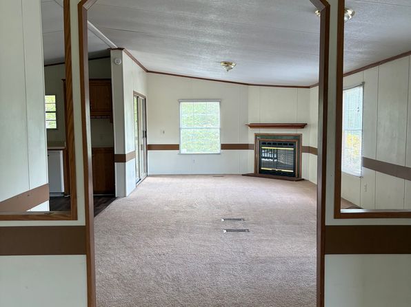 313 Ashwood Ln