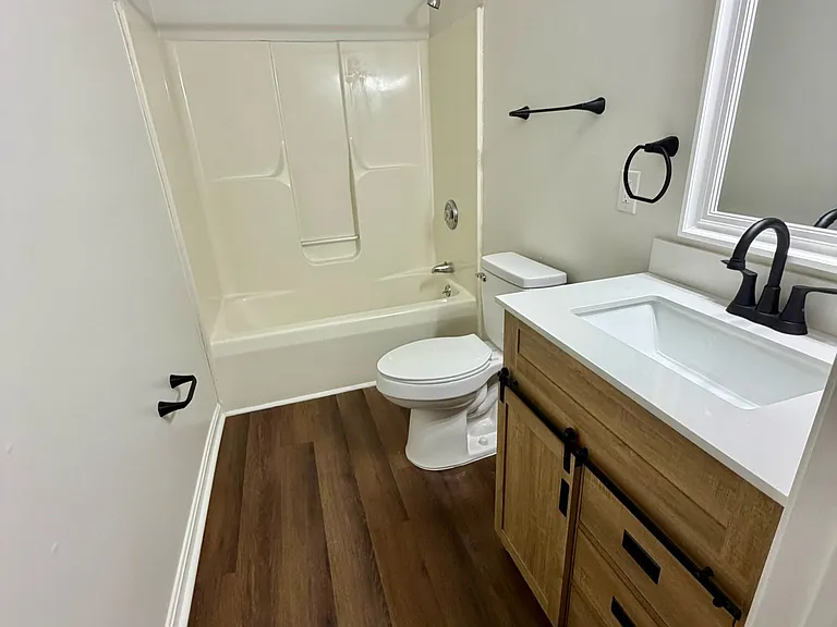 215 E Ormsby Ave #4 — Photo 7