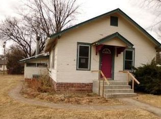 659 N 5th St, Loup City, NE 68853