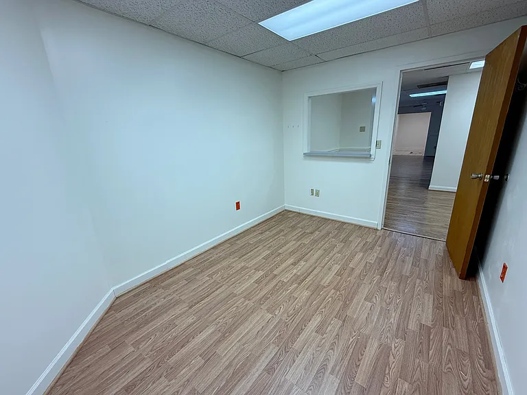 1230 Woodland Dr #116 — Photo 8
