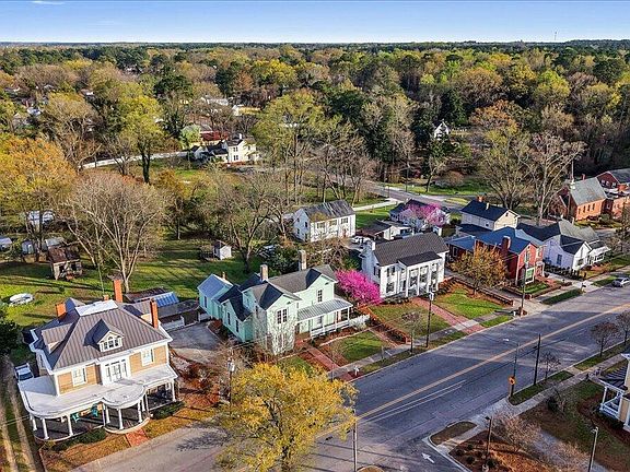 12th image of this home