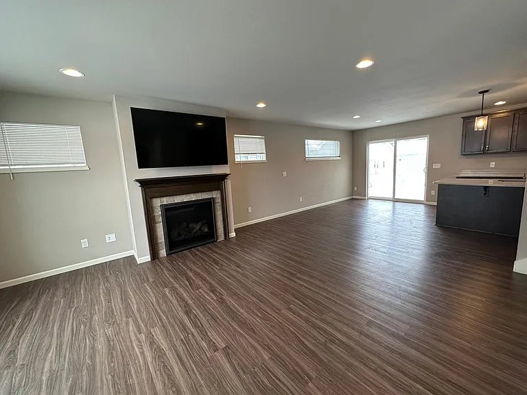 1851 Summerfield Way — Photo 3