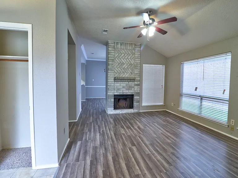 9203 Danforth Way — Photo 6