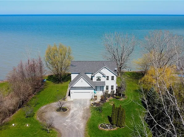 2949 W Lake Rd, Wilson, NY 14172