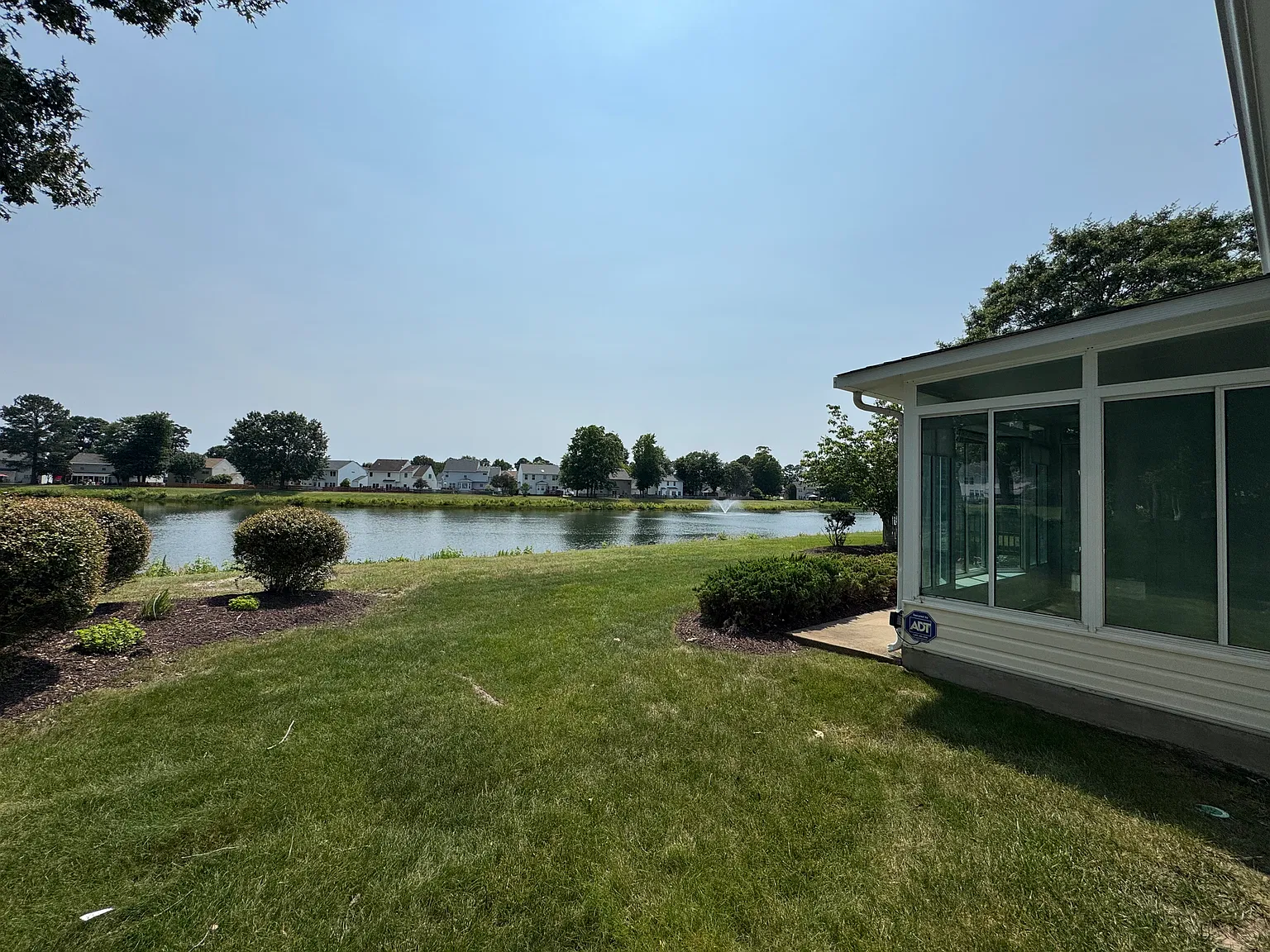 3 bed, 2030 sqft, $2,700 — Photo 2