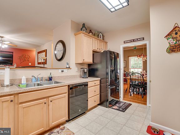 5th image of 8493 Reagan Dr