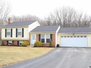 16685 Dolf Rd, Stewartstown, PA 17363