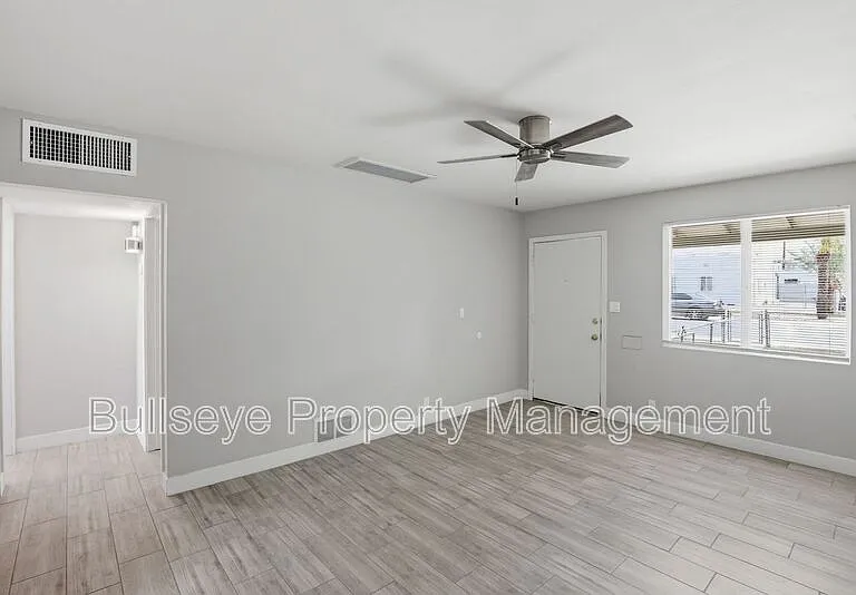 1721 E Moreland St #2 — Photo 6