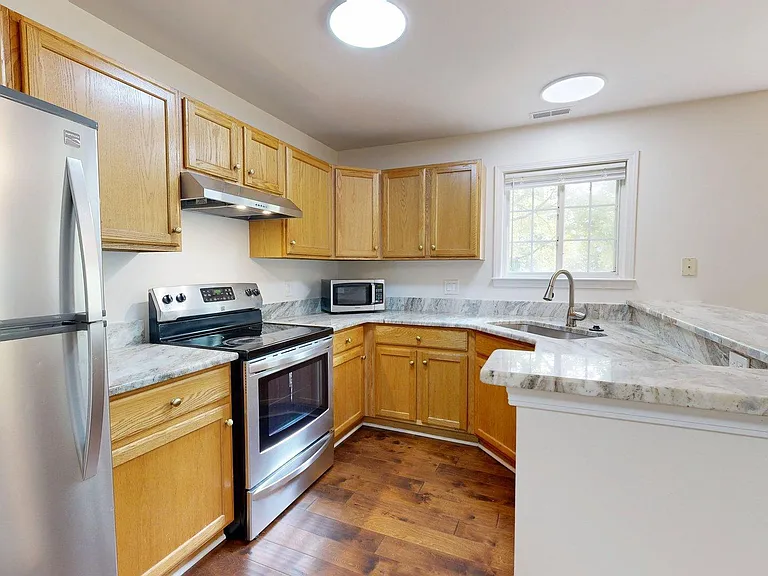 2812 Barclay Way — Photo 4