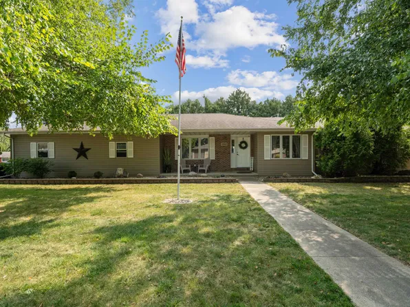 201 Summit Dr, Waverly, IA 50677