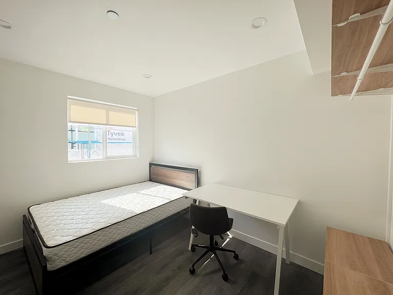 1439 W 37th Dr — Photo 36