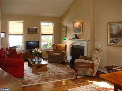 5th image of 346 Carlisle Dr