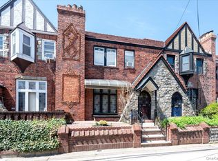 13010 227th St, Springfield Gardens, NY 11413