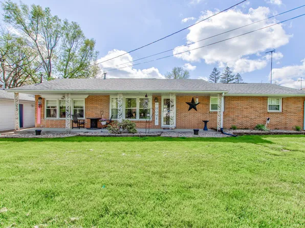 2211 S Stonehaven Dr, Yorktown, IN 47396