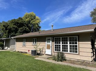 1824 Parkdale Dr, Champaign, IL