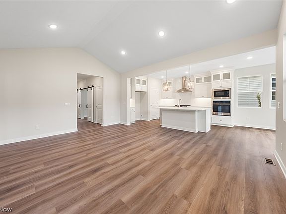 5th image of 2440 Merriment Dr