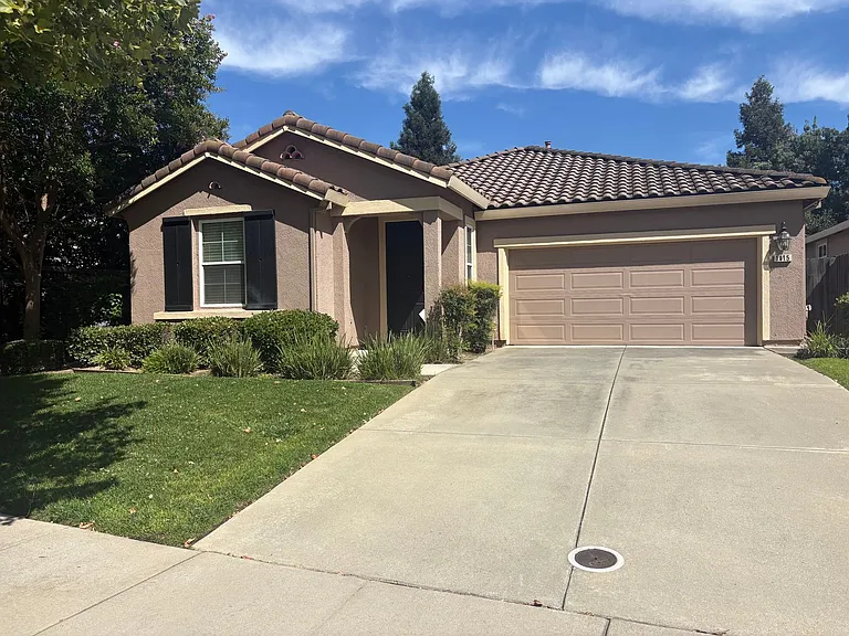 1415 Redding Rd — Photo 1