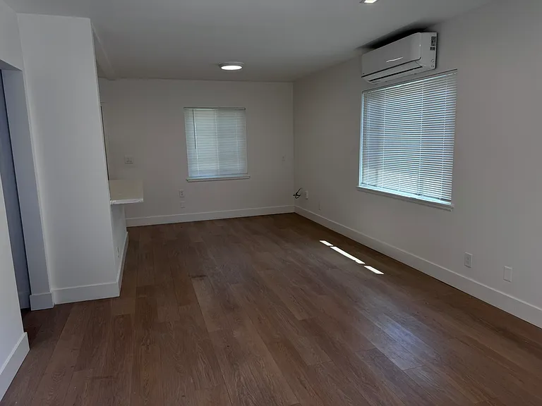 7222 Allott Ave — Photo 5