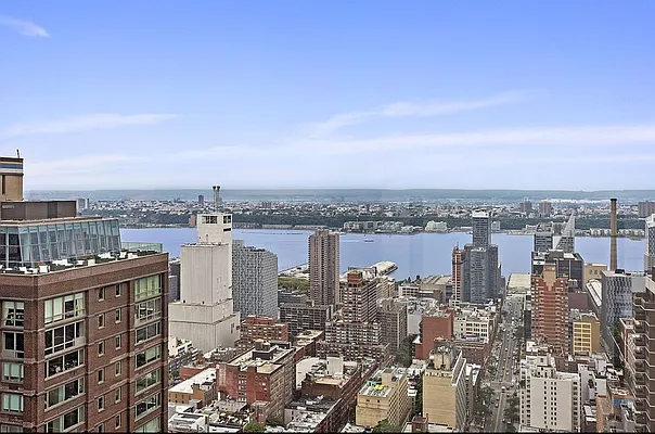 Rented by Domus Realty | media 4