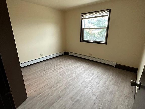 3rd image of 470 W 16th St #2D