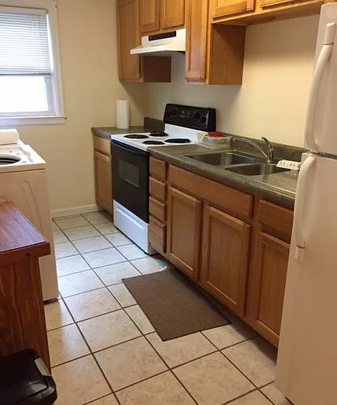 304 Jackson St — Photo 4