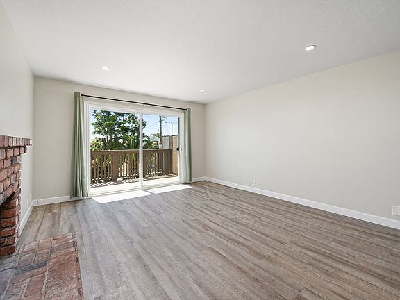 5th image of 33751 Calle La Primavera APT B