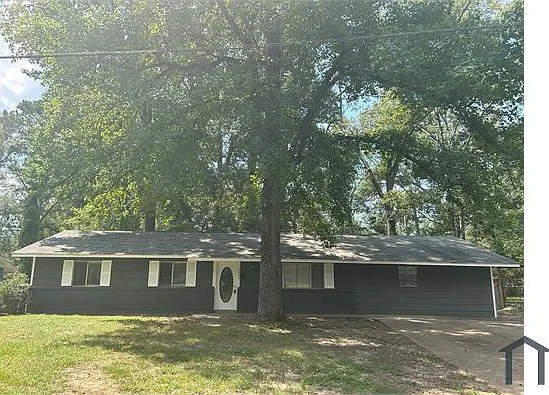 3233 Woodview Dr