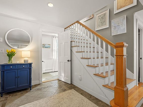 3rd image of 20 Lawson Rd