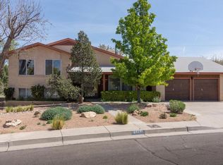 4517 Altura Pl NE, Albuquerque, NM 87110