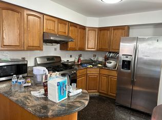 56-01 187th St, Fresh Meadows, NY 11365