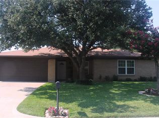 8617 Brookridge Dr, North Richland Hills, TX 76182
