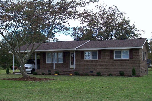 1st image of 208 Shaw Ct