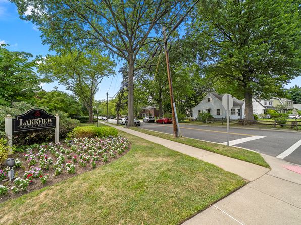 21D Lakeview Ave